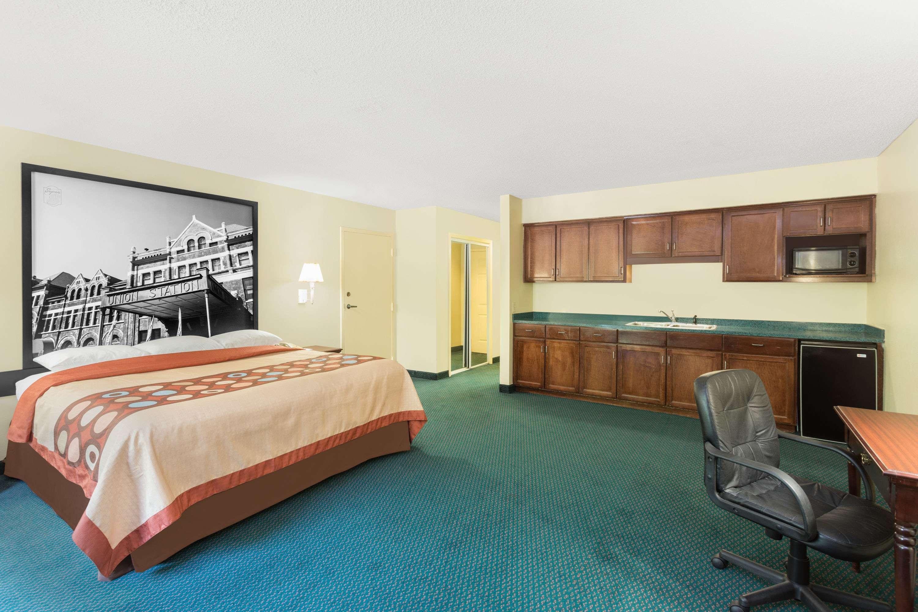 Super 8 By Wyndham Montgomery I-65 Dış mekan fotoğraf