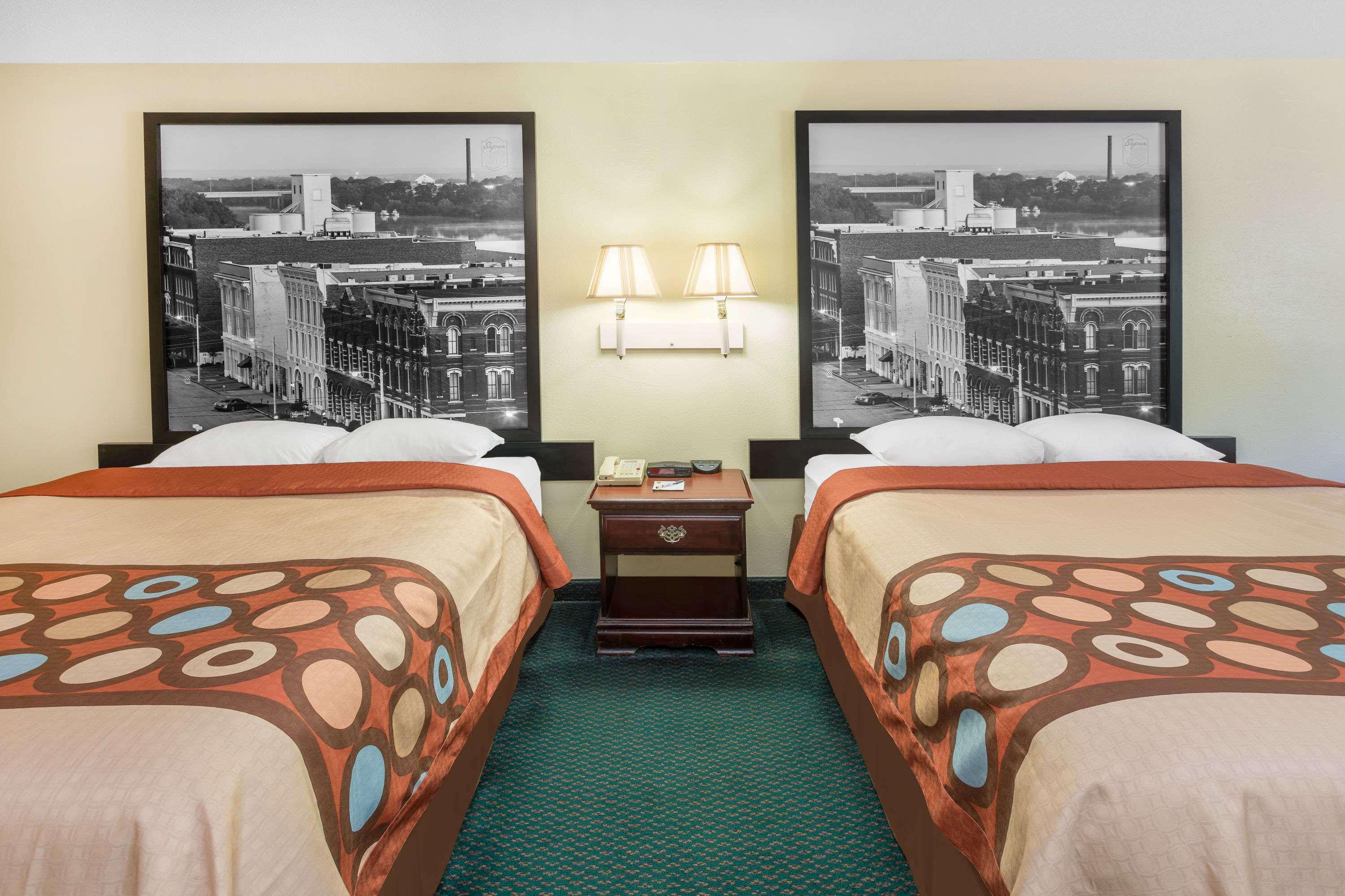 Super 8 By Wyndham Montgomery I-65 Dış mekan fotoğraf
