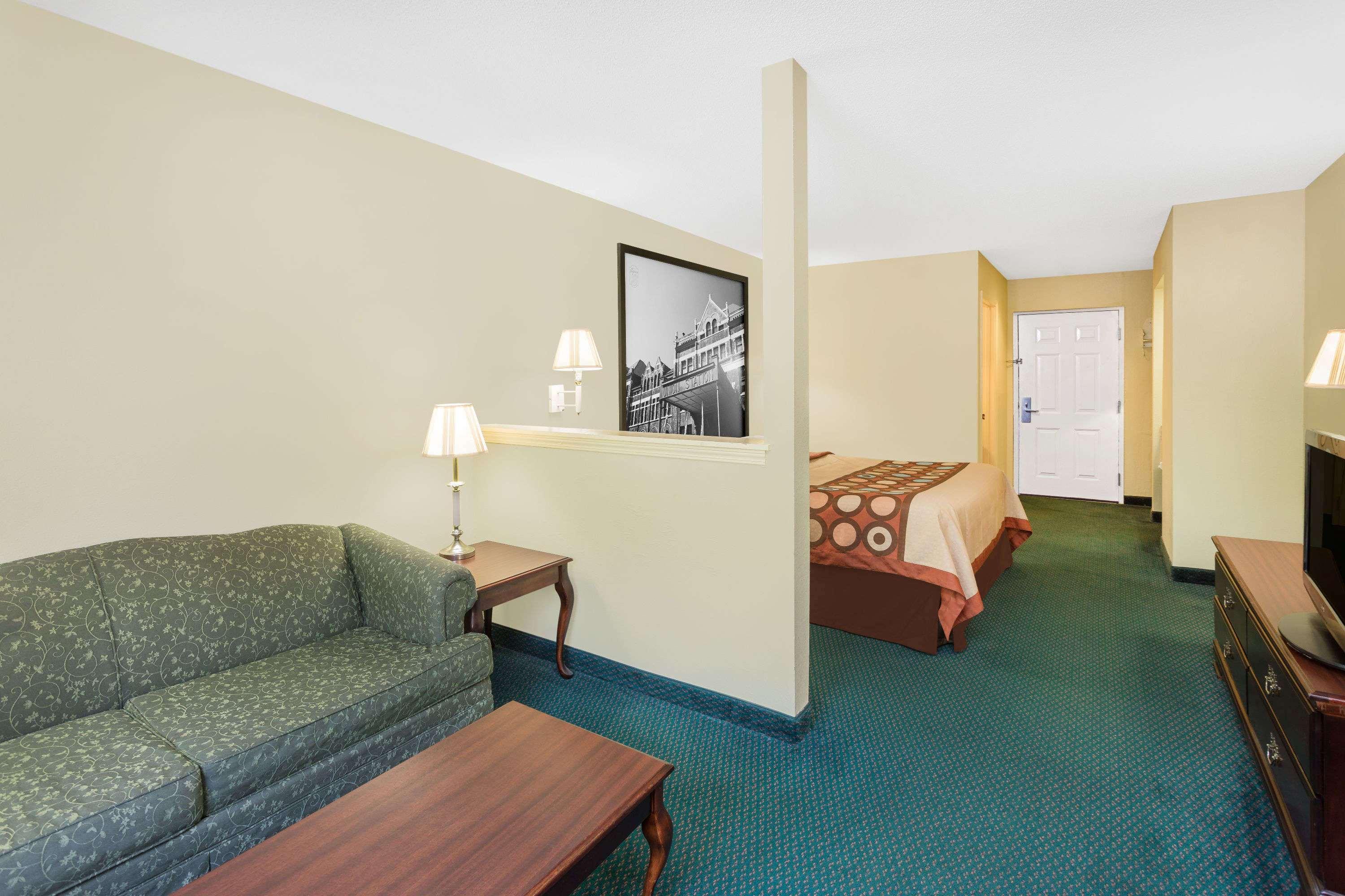 Super 8 By Wyndham Montgomery I-65 Dış mekan fotoğraf