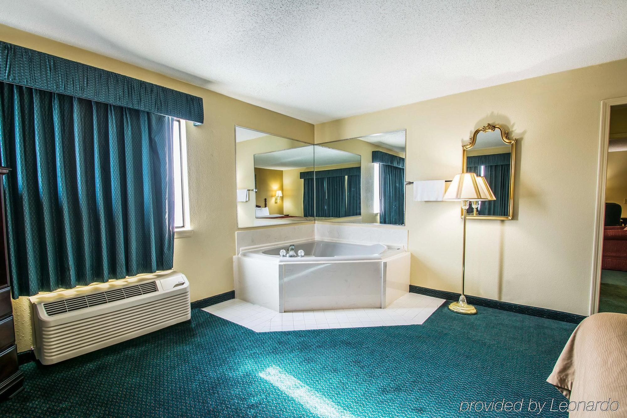 Super 8 By Wyndham Montgomery I-65 Dış mekan fotoğraf
